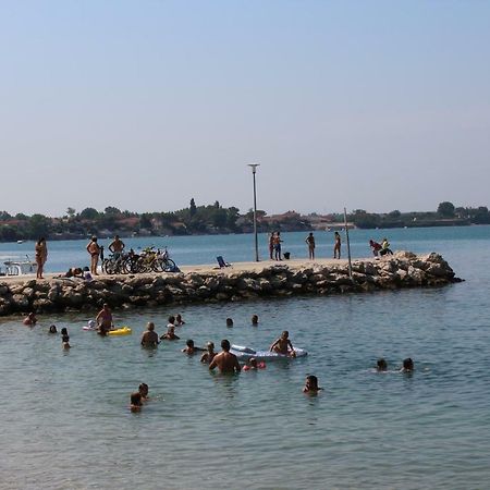 Apartmani Misak Vrsi Buitenkant foto